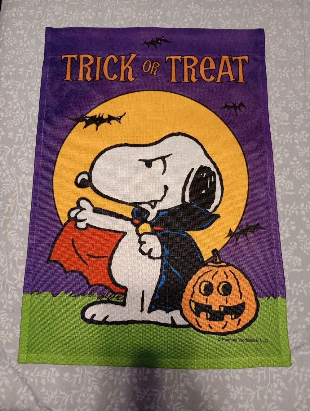 Peanuts Snoopy Trick or Treat Halloween Garden Flag NWOT
